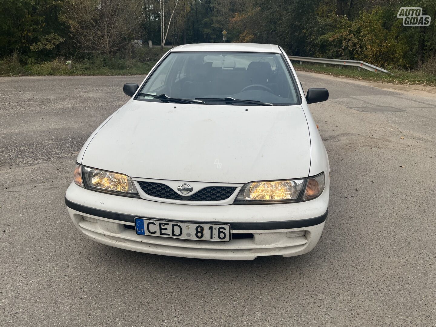 Nissan Almera 1999 г Хэтчбек