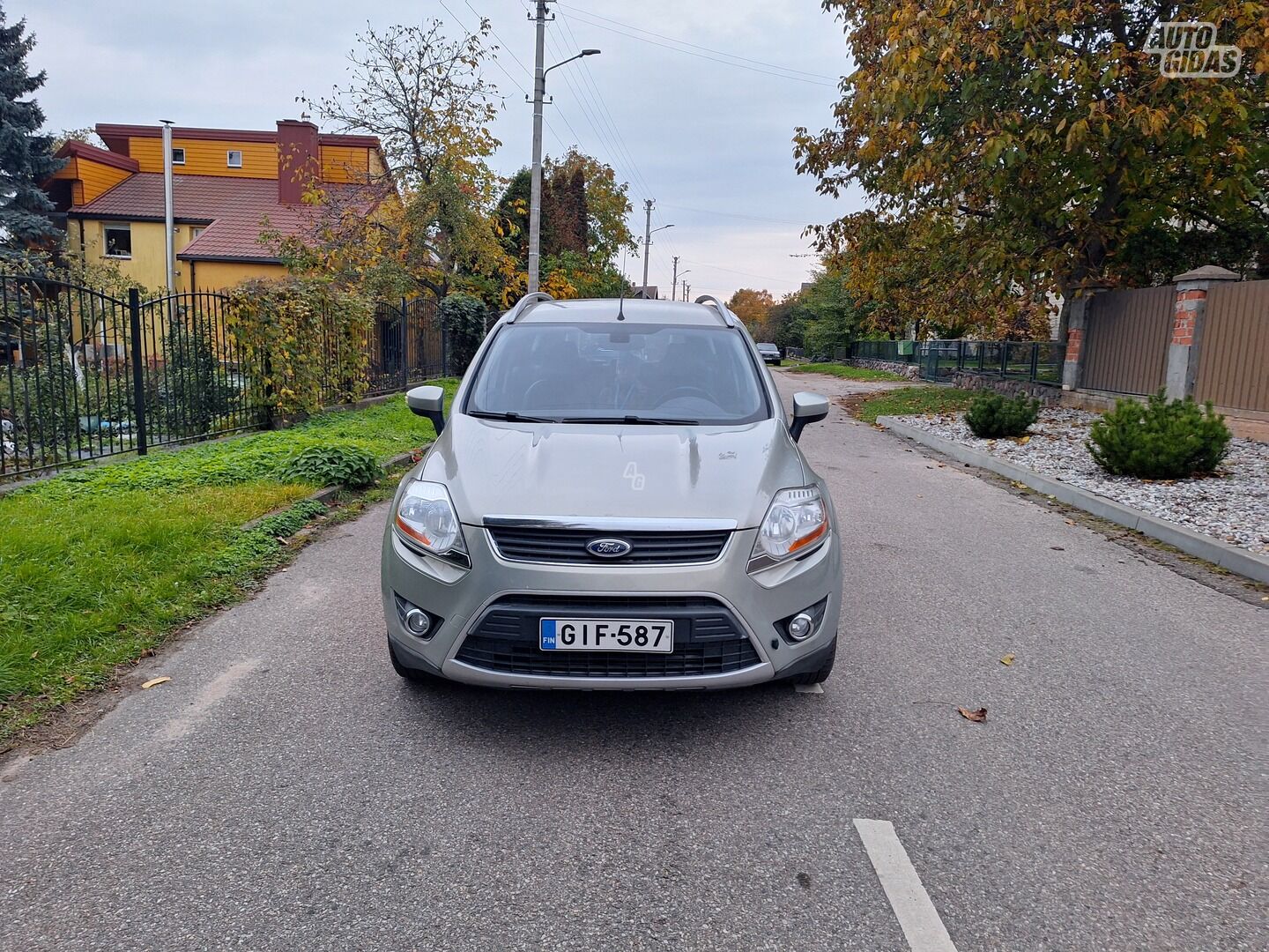 Ford Kuga 2008 y Off-road / Crossover