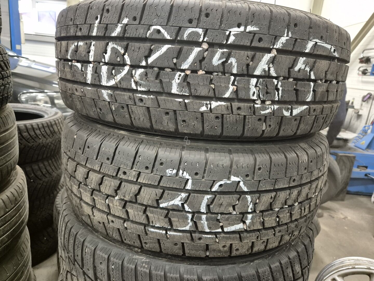 R16C universal tyres minivans