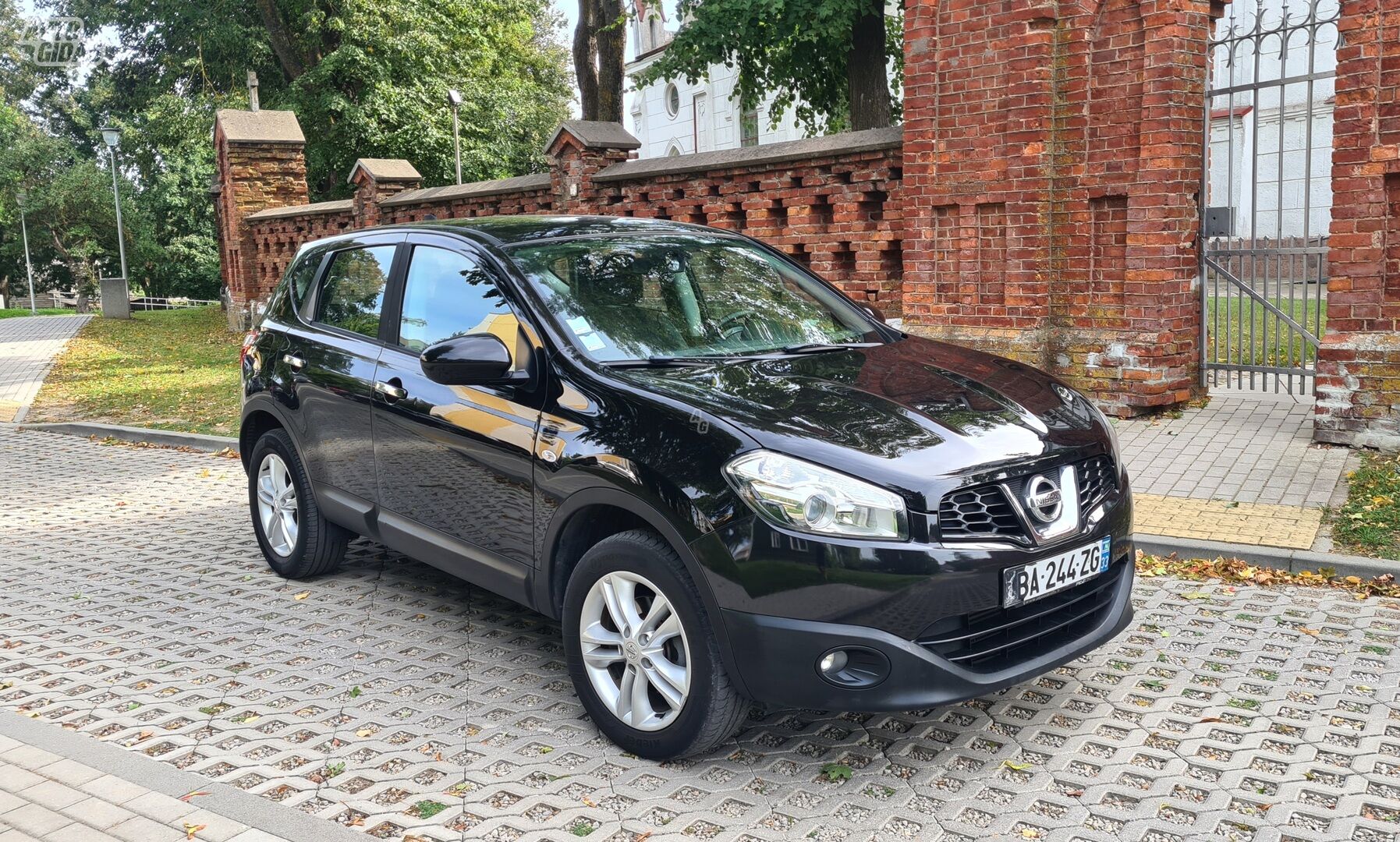 Nissan Qashqai 2010 y Off-road / Crossover