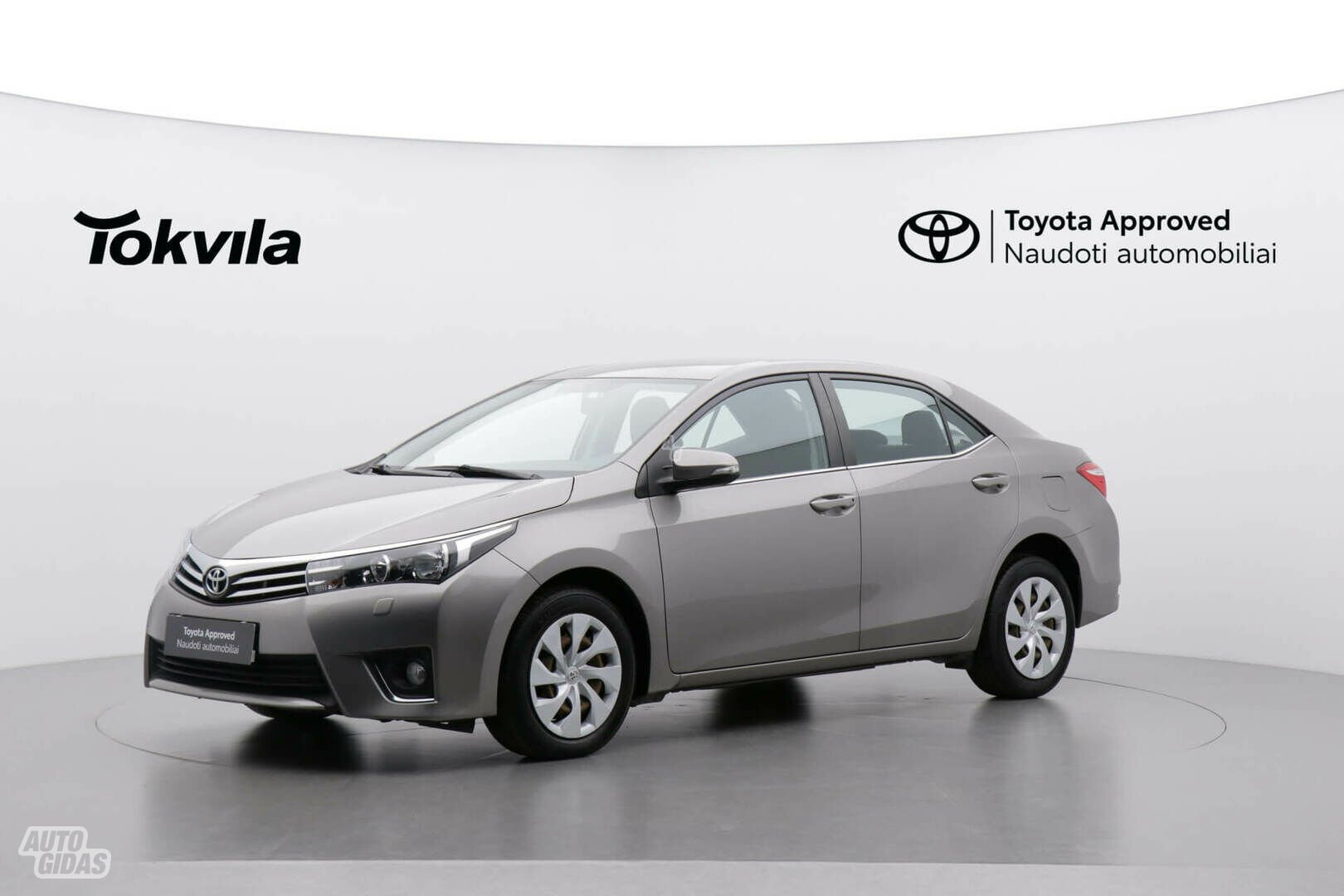 Toyota Corolla 2016 г Седан