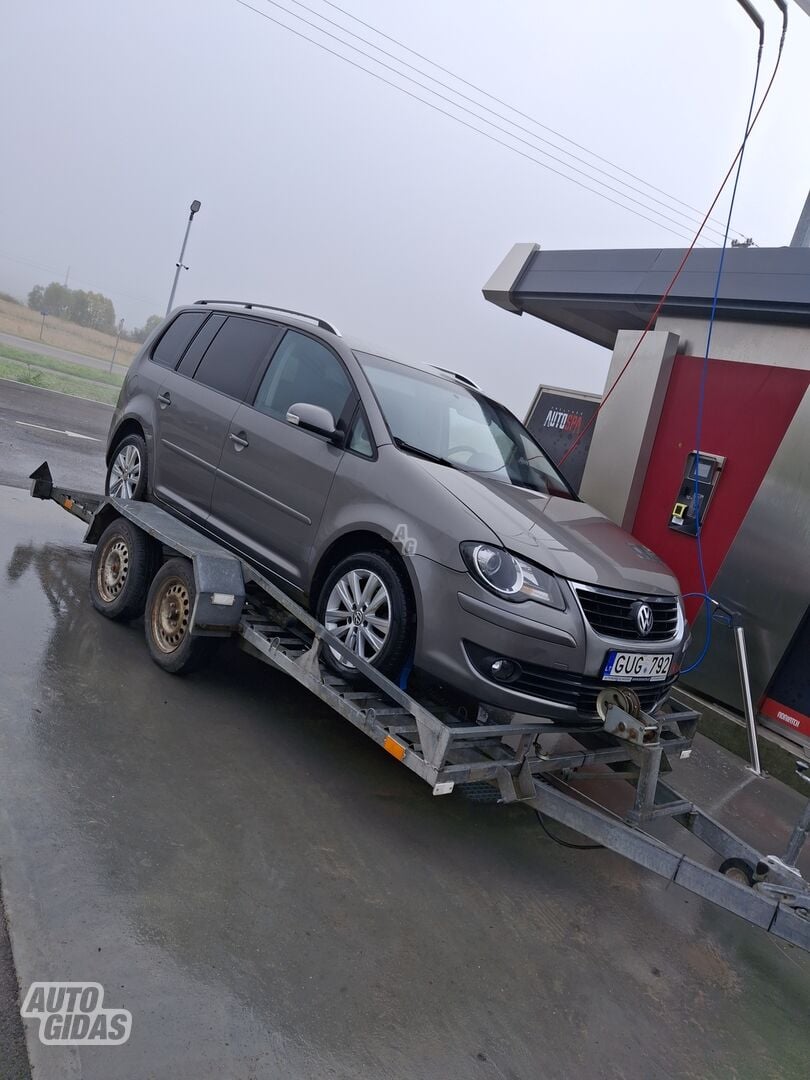 Volkswagen Touran 2009 y parts