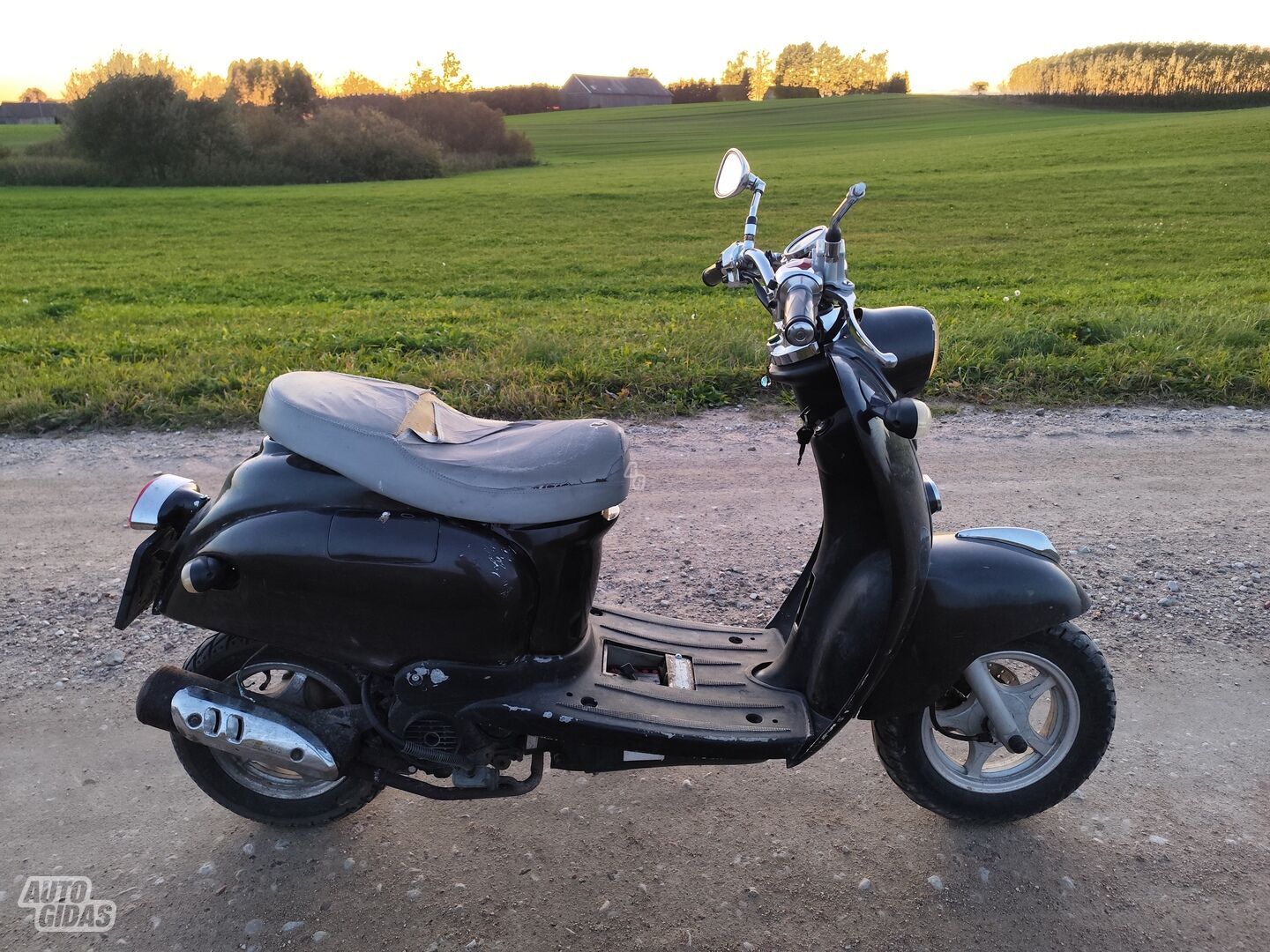 Yiben YB50QT-3 2012 y Scooter / moped