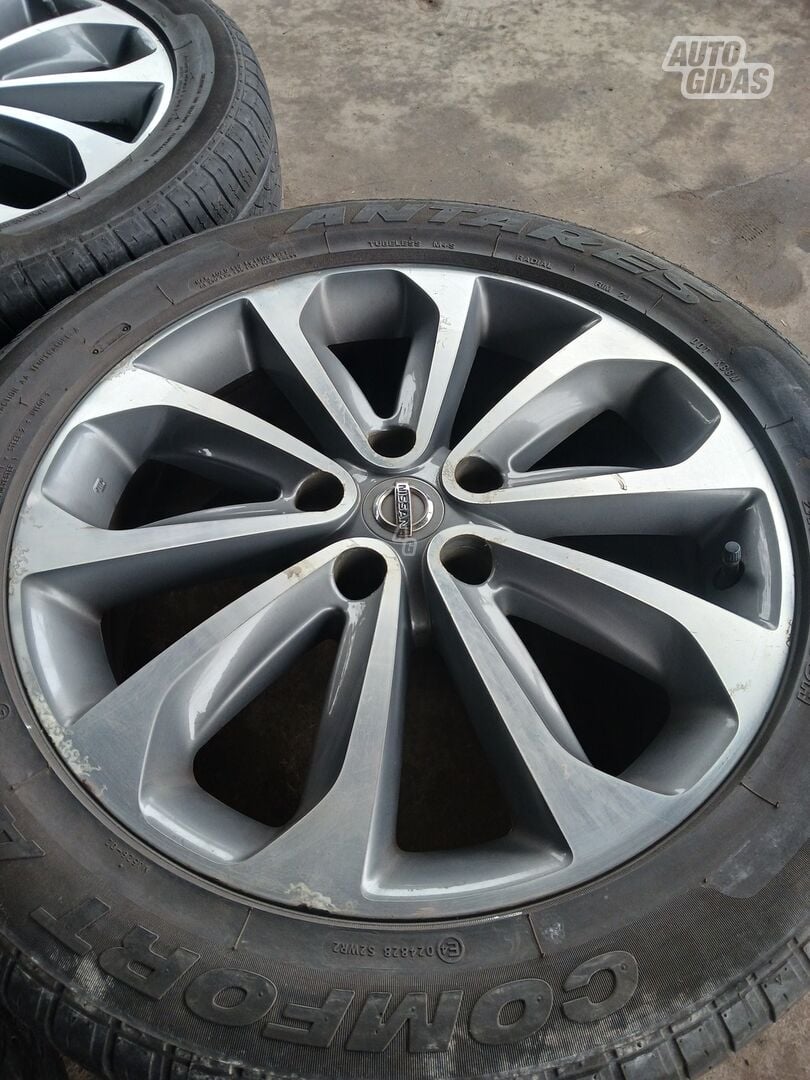 Nissan light alloy R18 rims