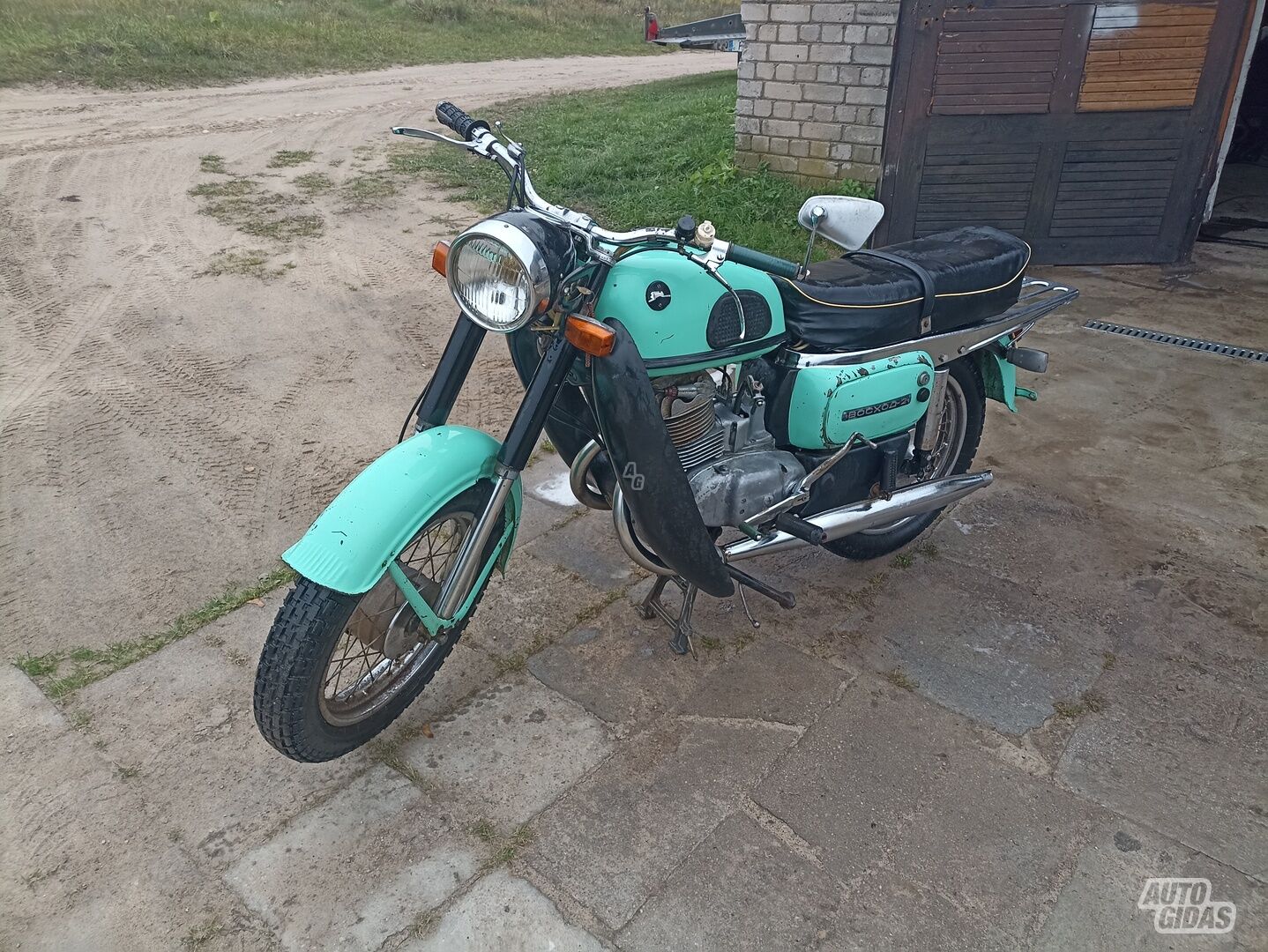 Voschod 2M 1975 y Classical / Streetbike motorcycle