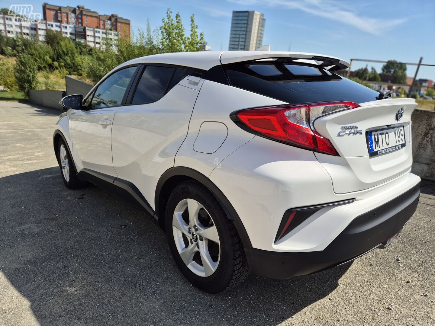 Toyota C-HR 2019 г Внедорожник / Кроссовер