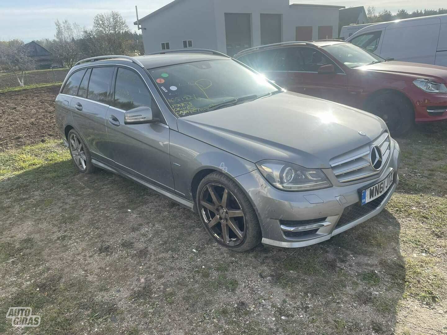 Mercedes-Benz C 220 2011 y parts