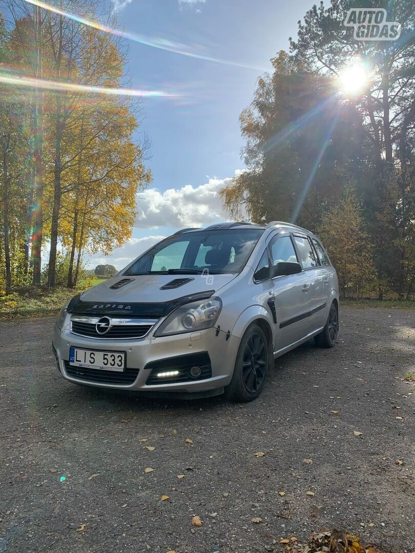 Opel Zafira B 2005 y