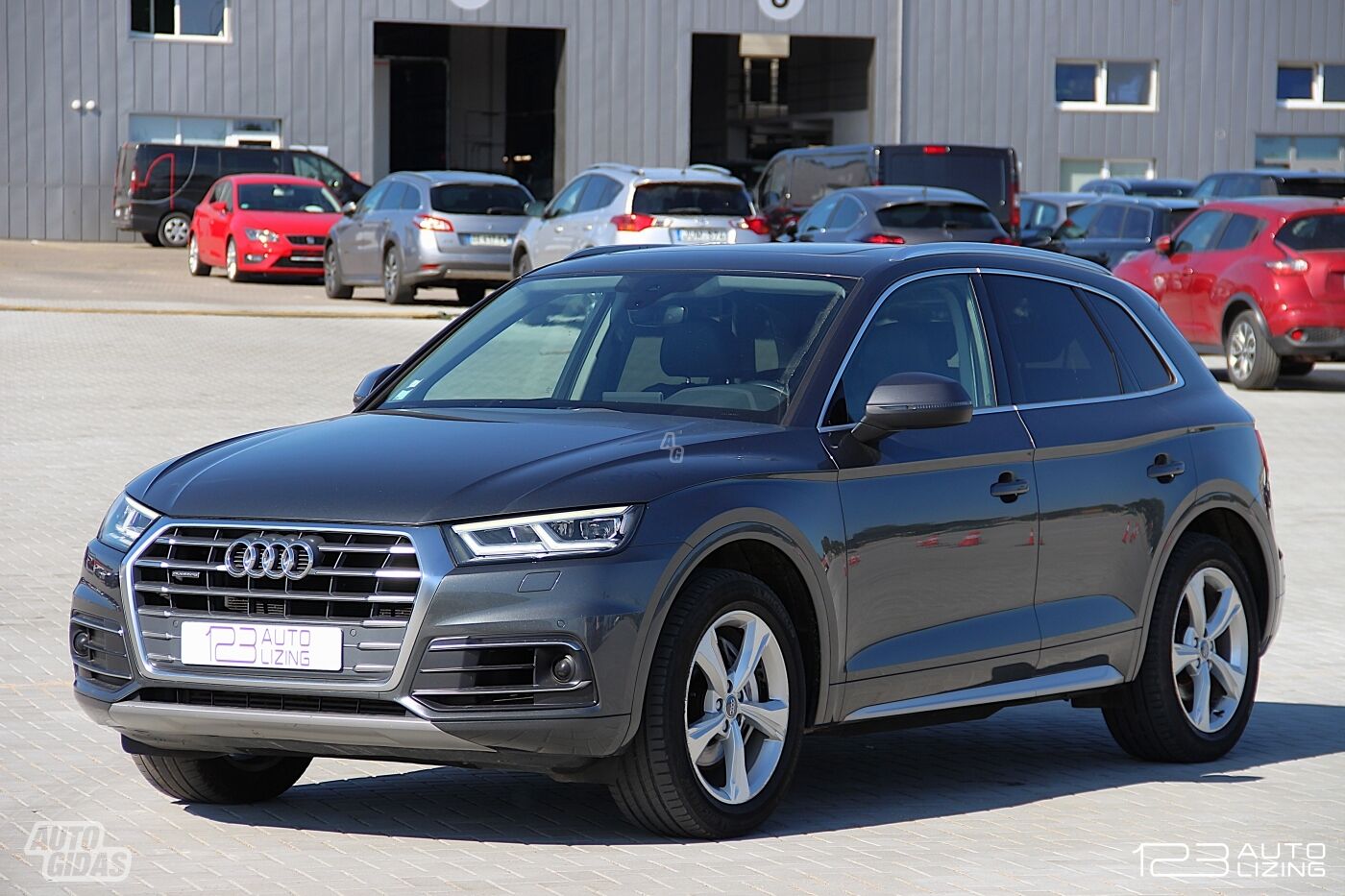 Audi Q5 2018 y Off-road / Crossover