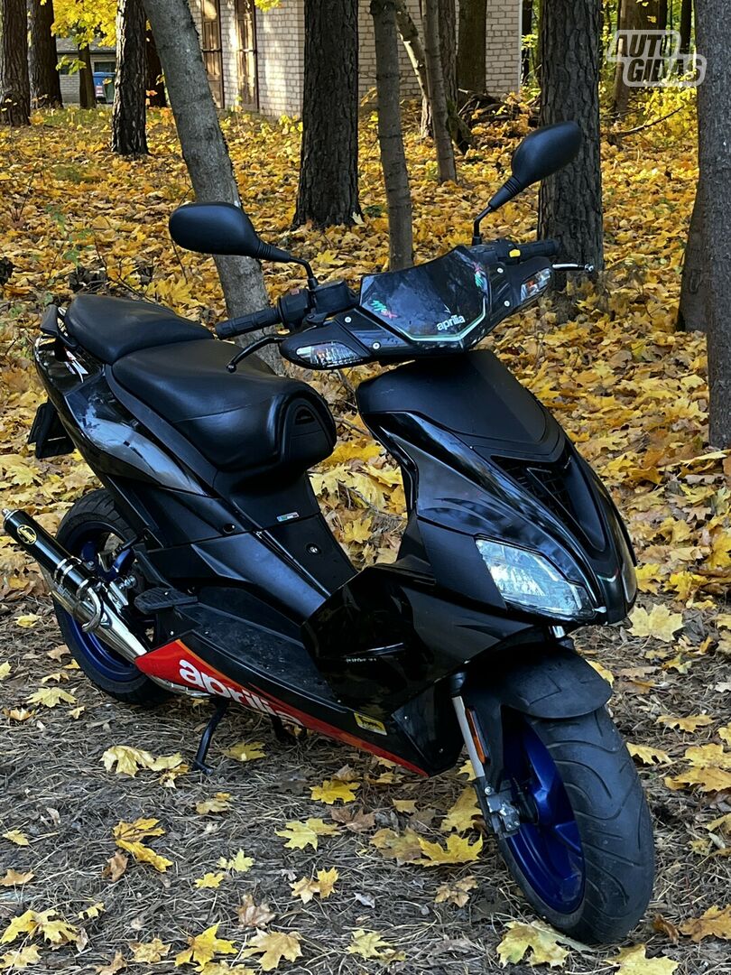 Aprilia SR 2009 y Scooter / moped