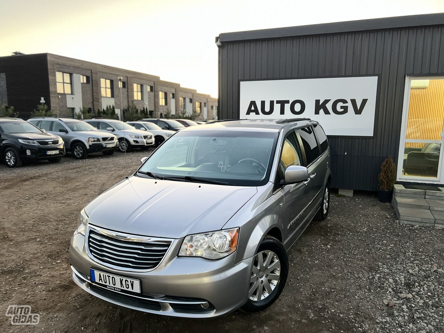 Chrysler Town & Country 2014 m Vienatūris