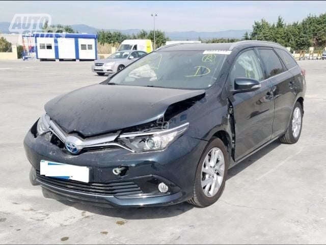 Toyota Auris II E18 2015 m dalys