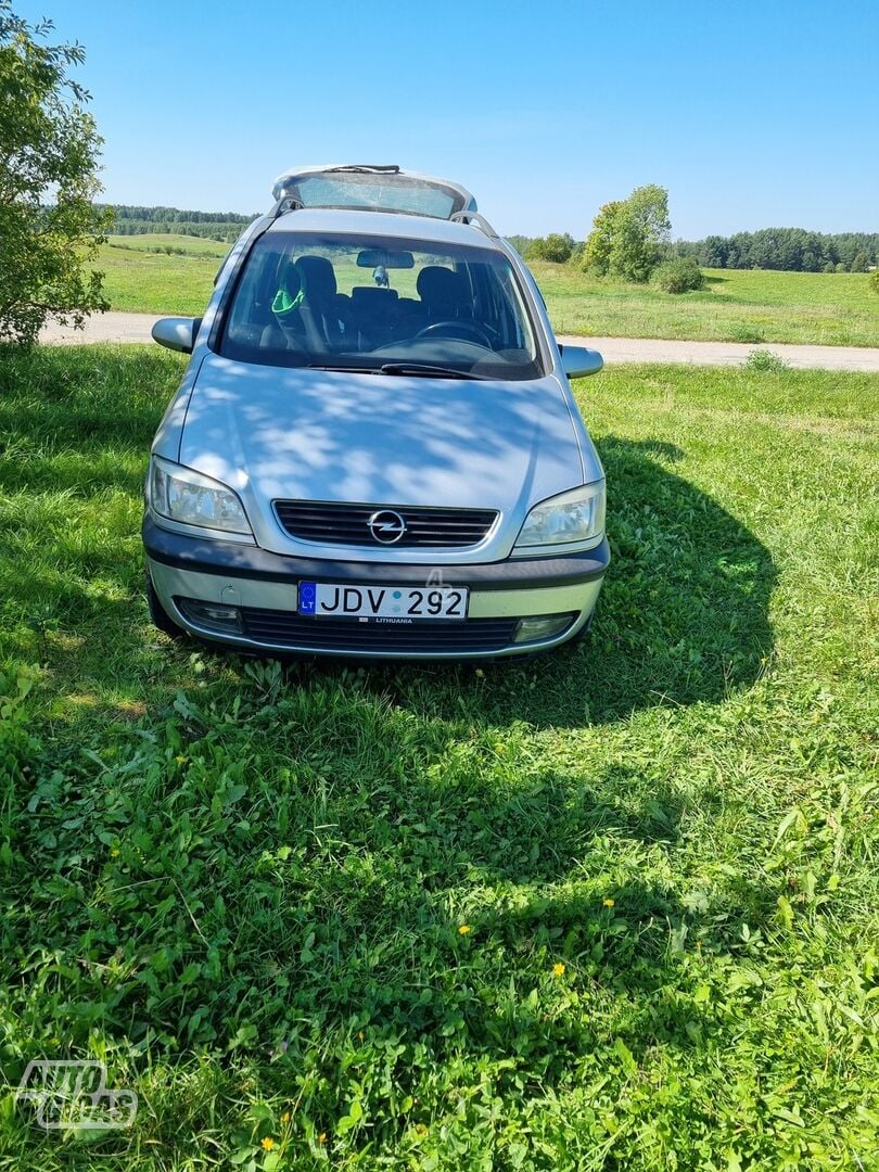 Opel Zafira 2000 y Hatchback