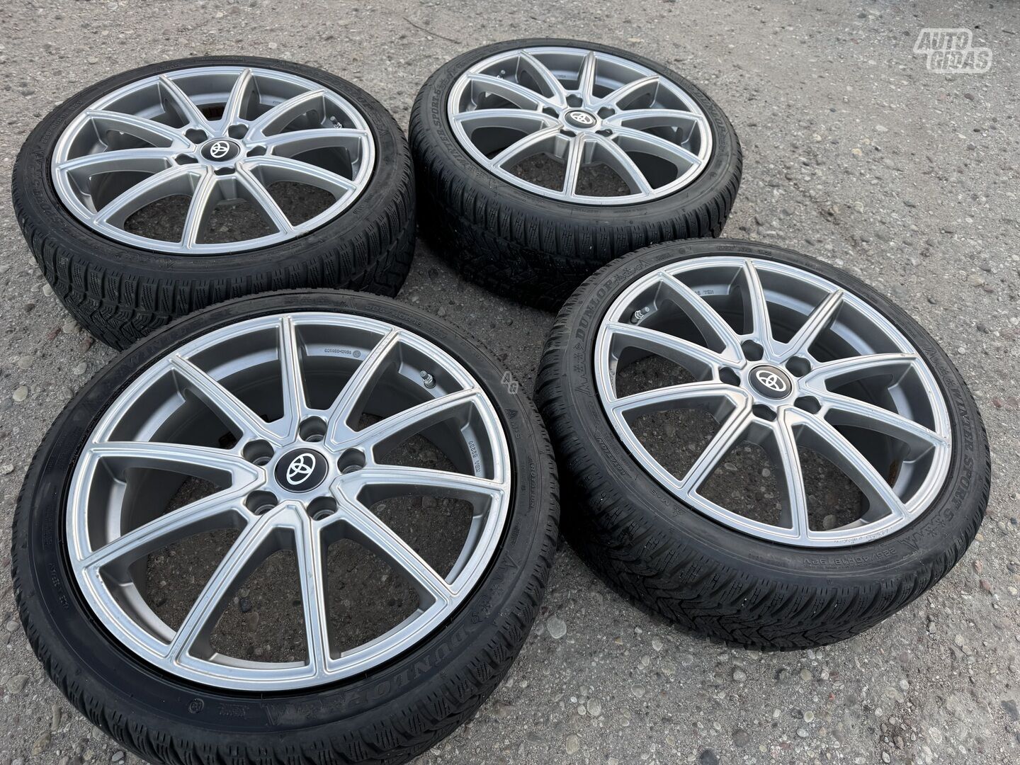 Toyota Siunciam 7.5J ET55 light alloy R18 rims