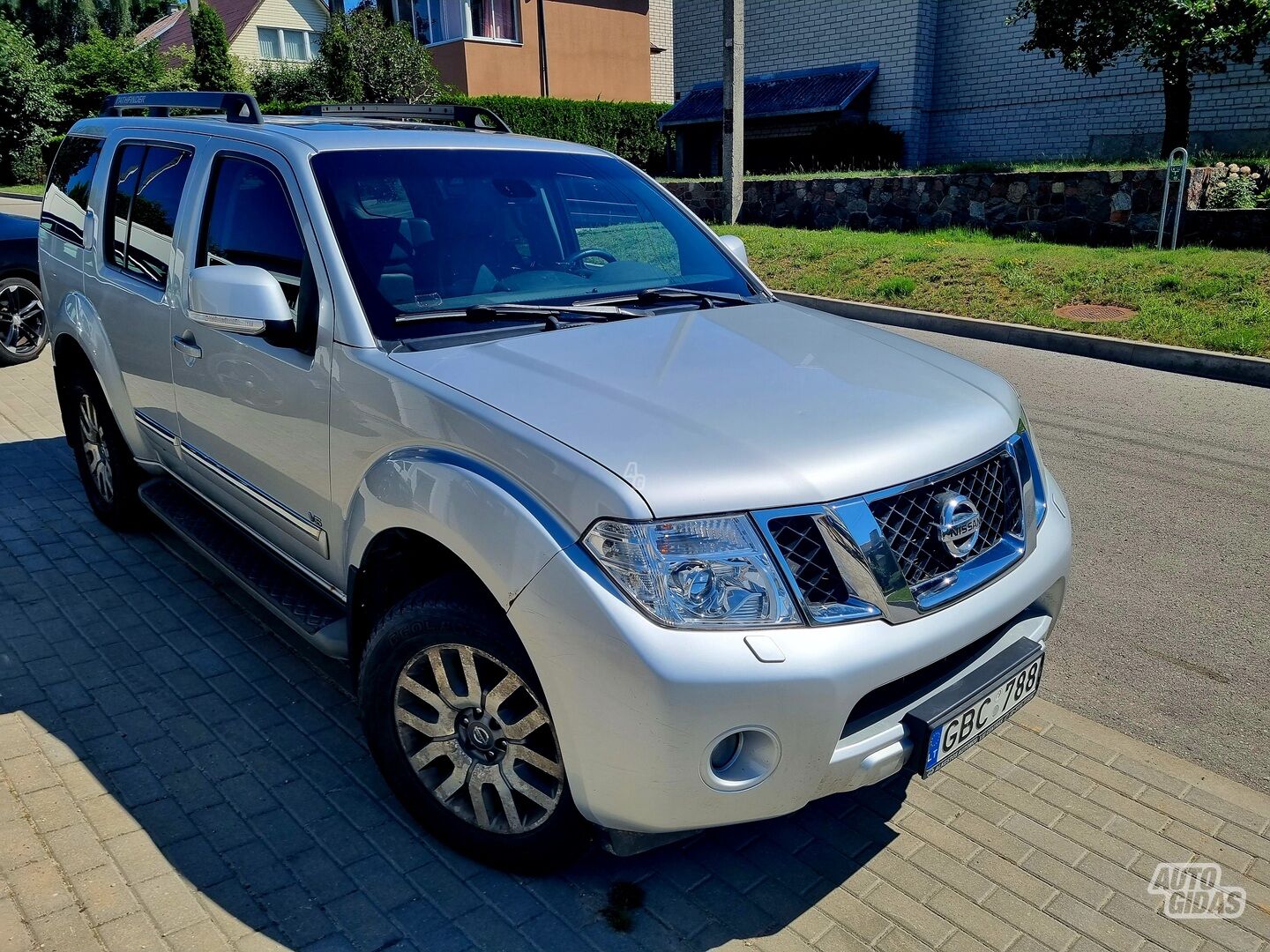 Nissan Pathfinder 2012 y Off-road / Crossover