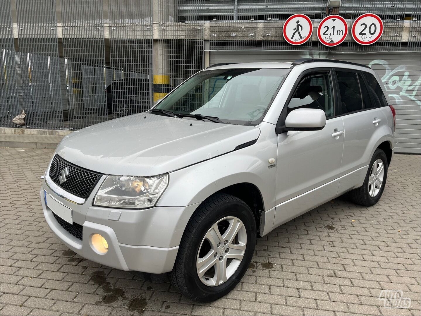 Suzuki Grand Vitara 2006 г Внедорожник / Кроссовер