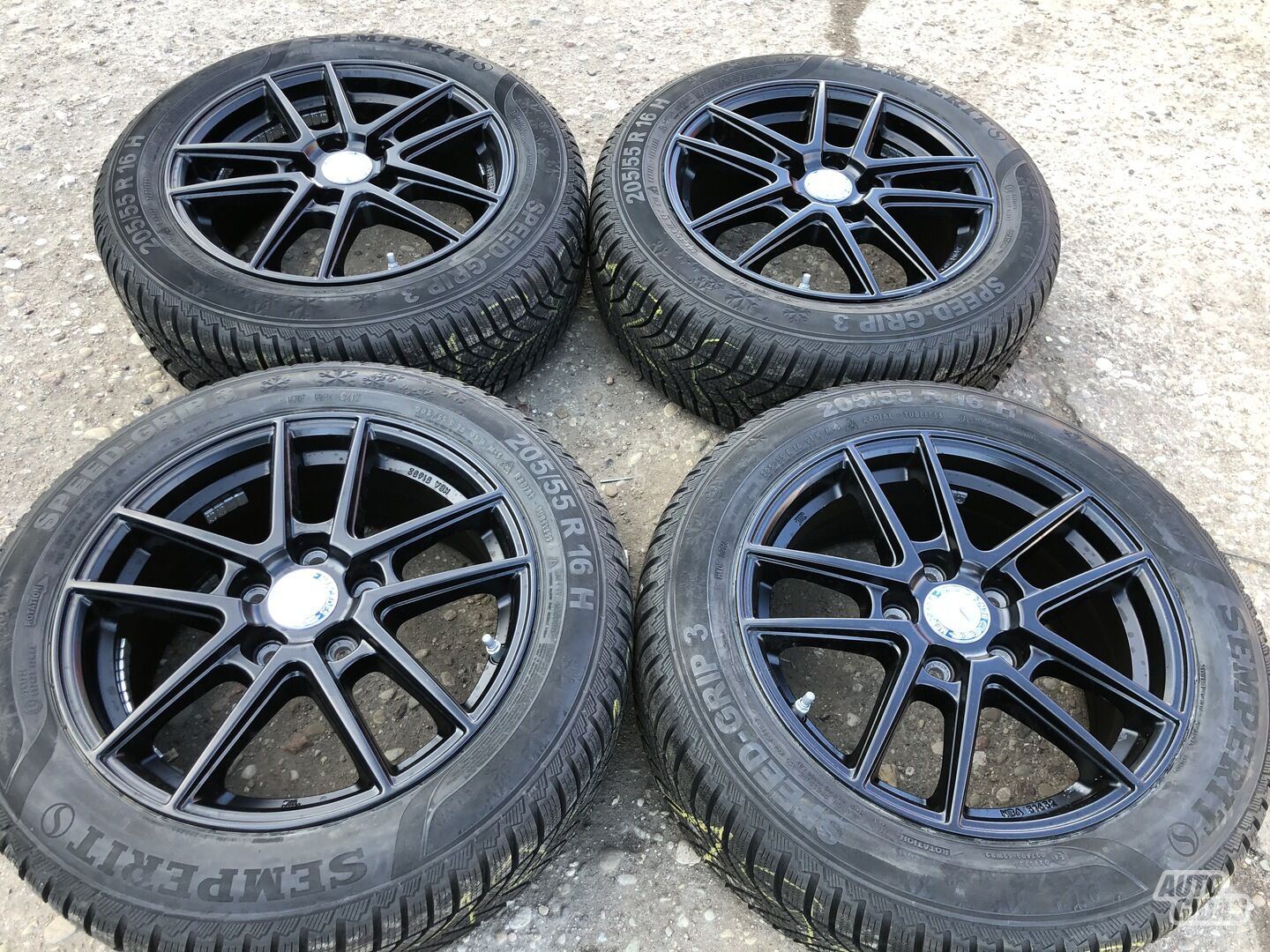 Mercedes-Benz light alloy R16 rims