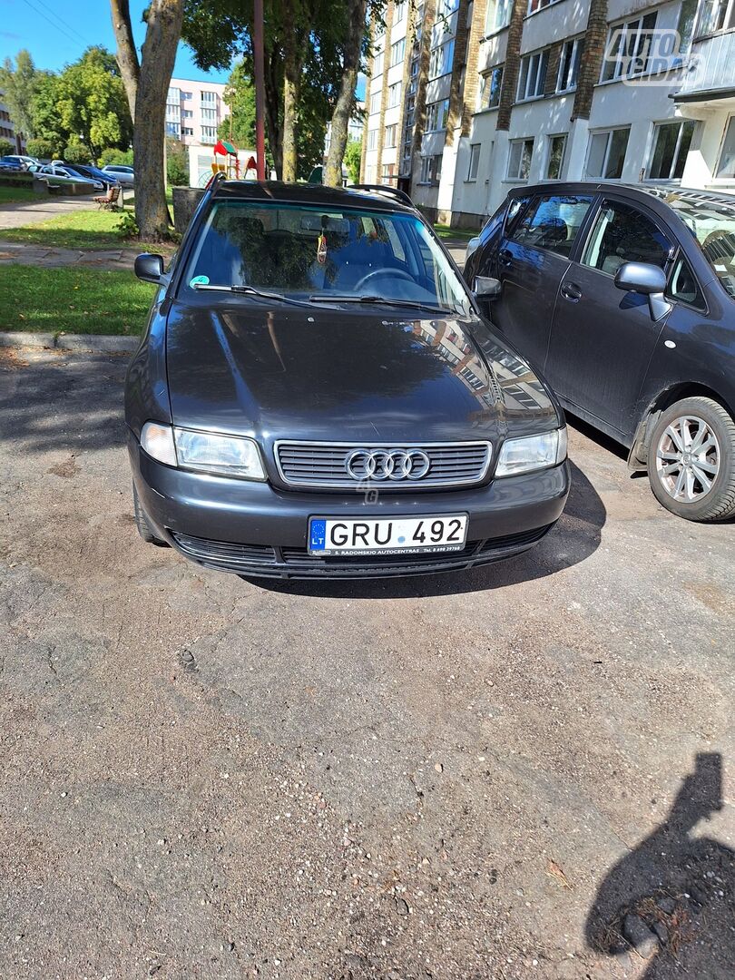 Audi A4 B5 1996 y