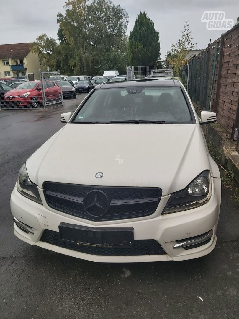 Mercedes-Benz C 220 2011 y Sedan