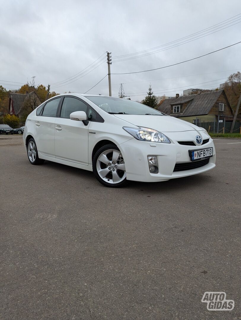 Toyota Prius III 2010 y