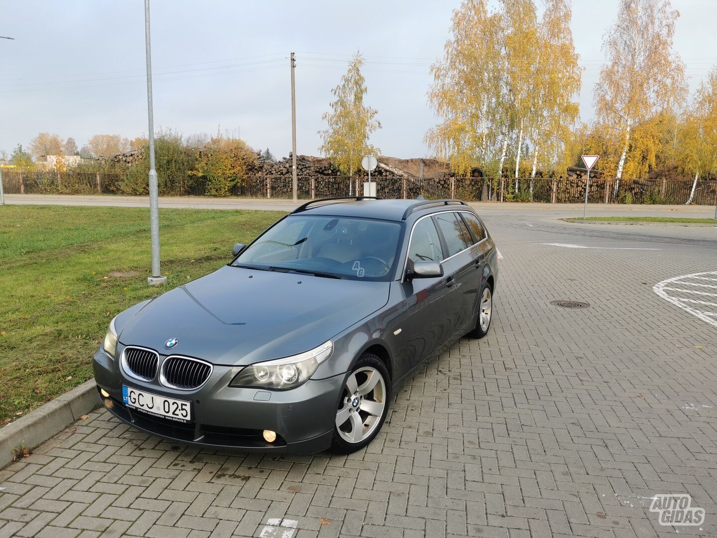 Bmw 525 E61 2004 y