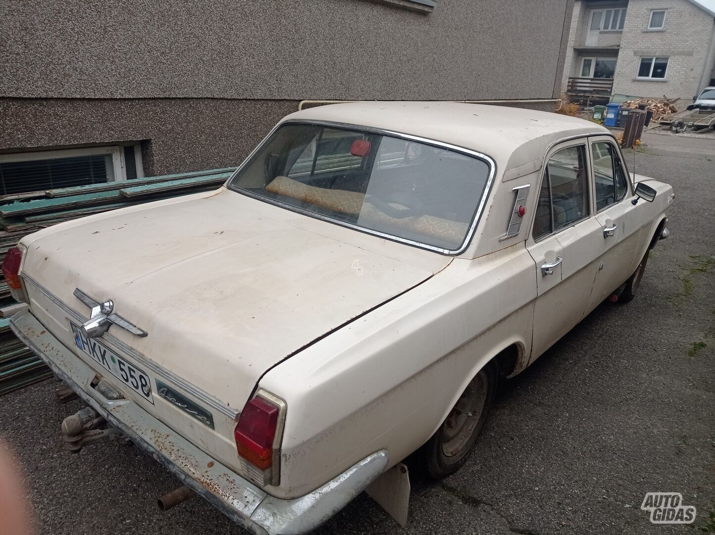 Gaz 24 1984 y Sedan