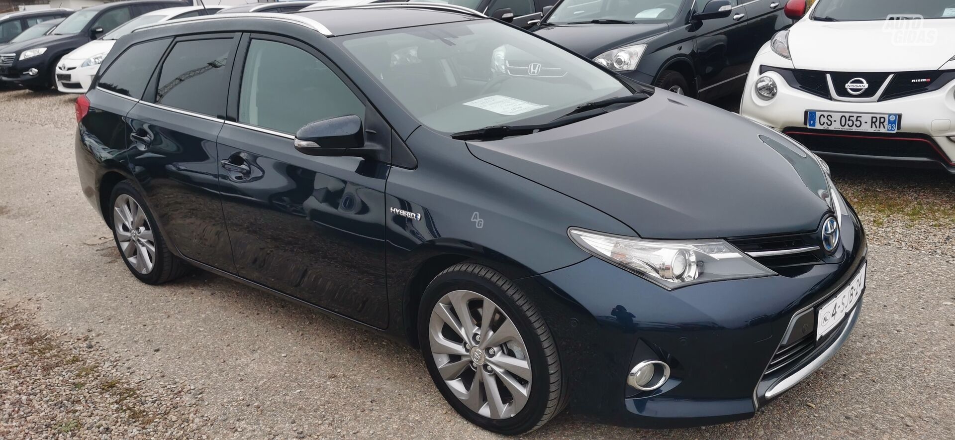 Toyota Auris 2013 y Wagon