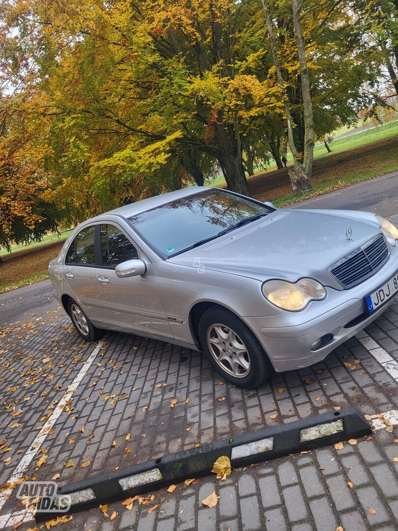 Mercedes-Benz C 180 2004 y Sedan