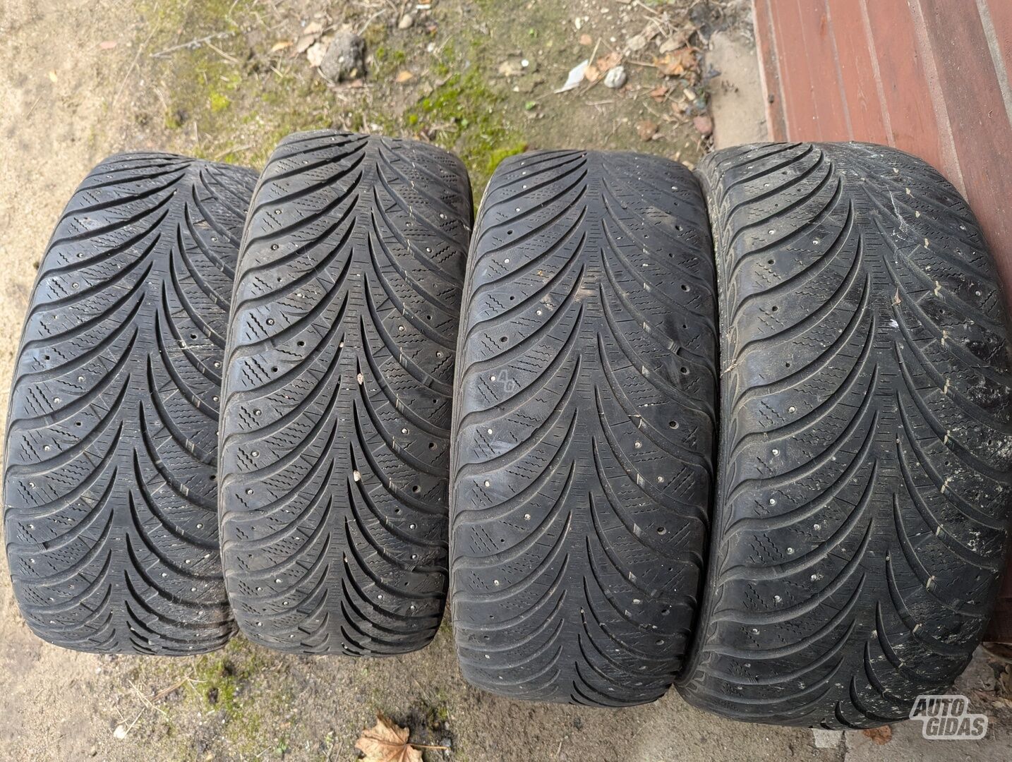 Goodyear UltraGrip Extreme R16 žieminės padangos lengviesiems