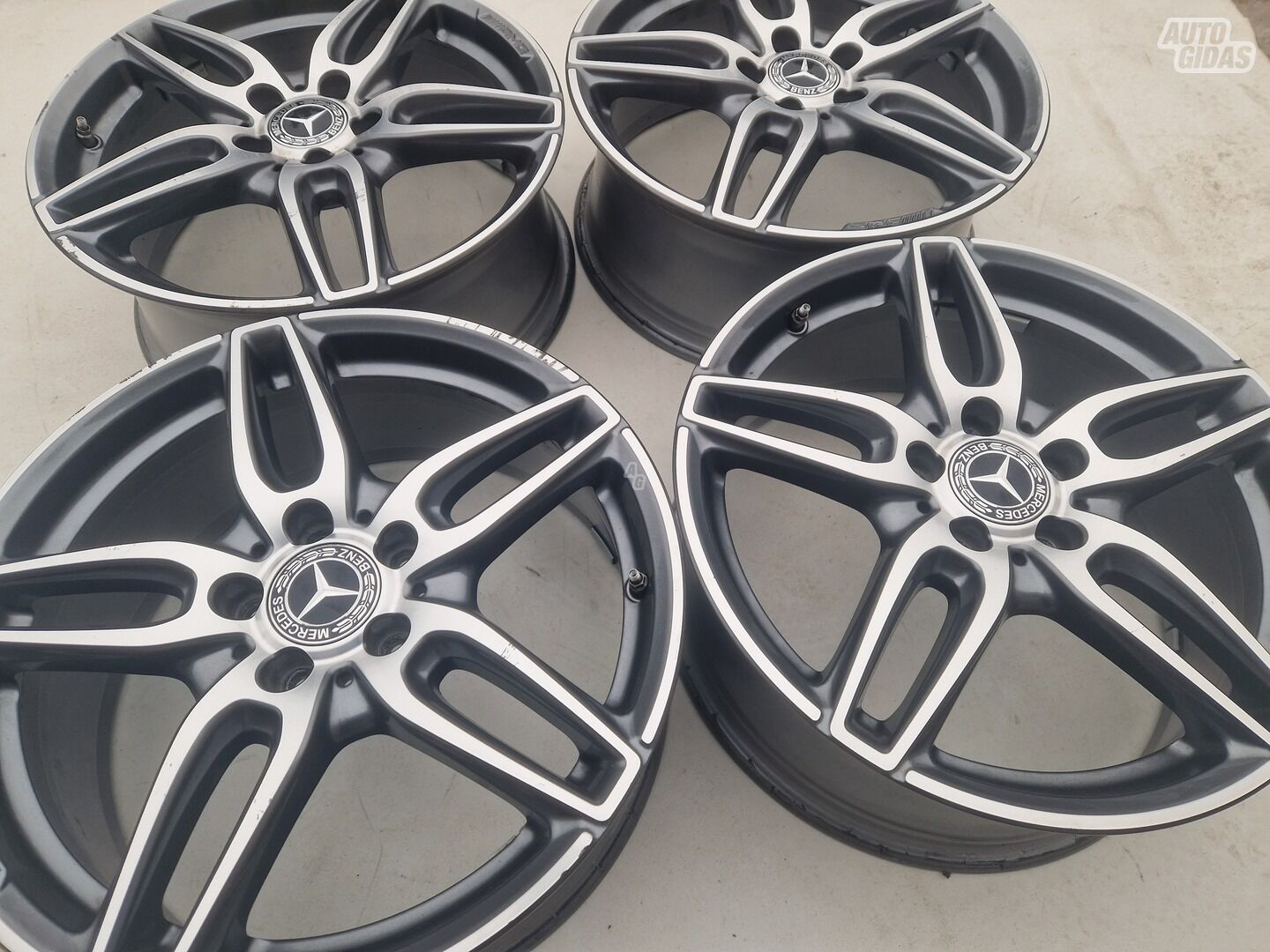 Mercedes-Benz AMG originalūs B 200 light alloy R18 rims