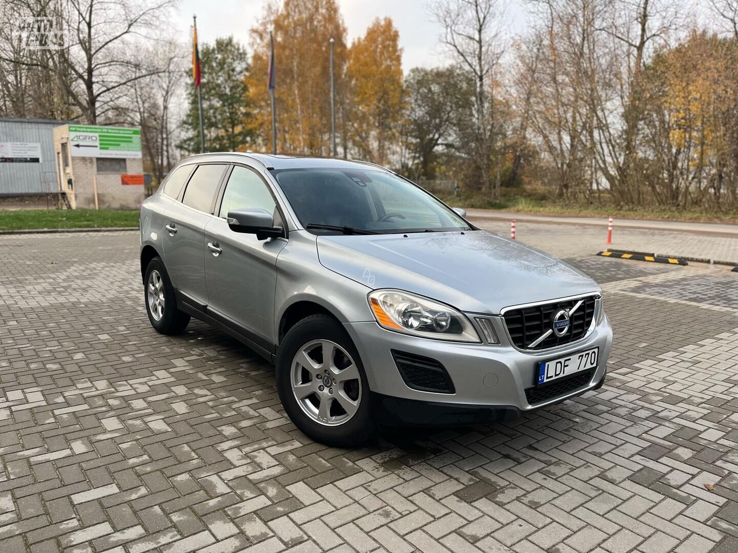 Volvo XC60 2010 г Внедорожник / Кроссовер