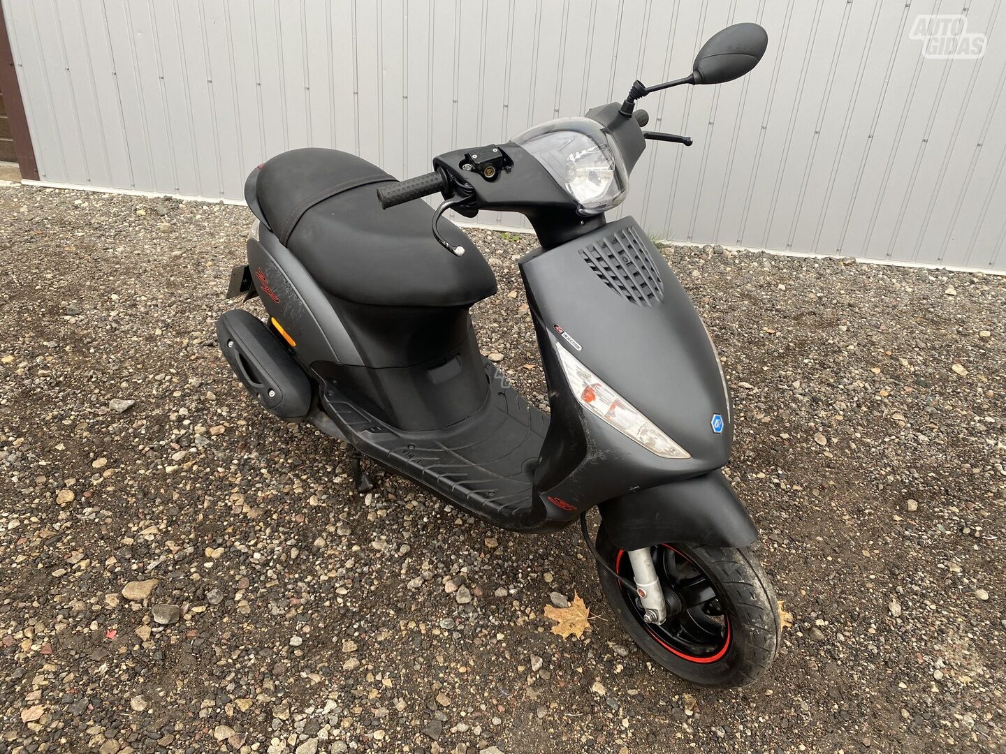 Piaggio ZIP 2022 y Scooter / moped