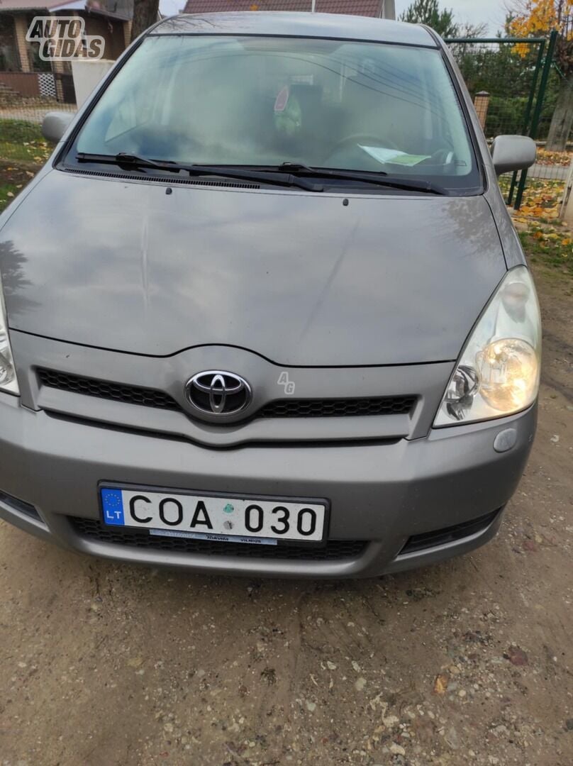 Toyota Corolla Verso II 2005 y