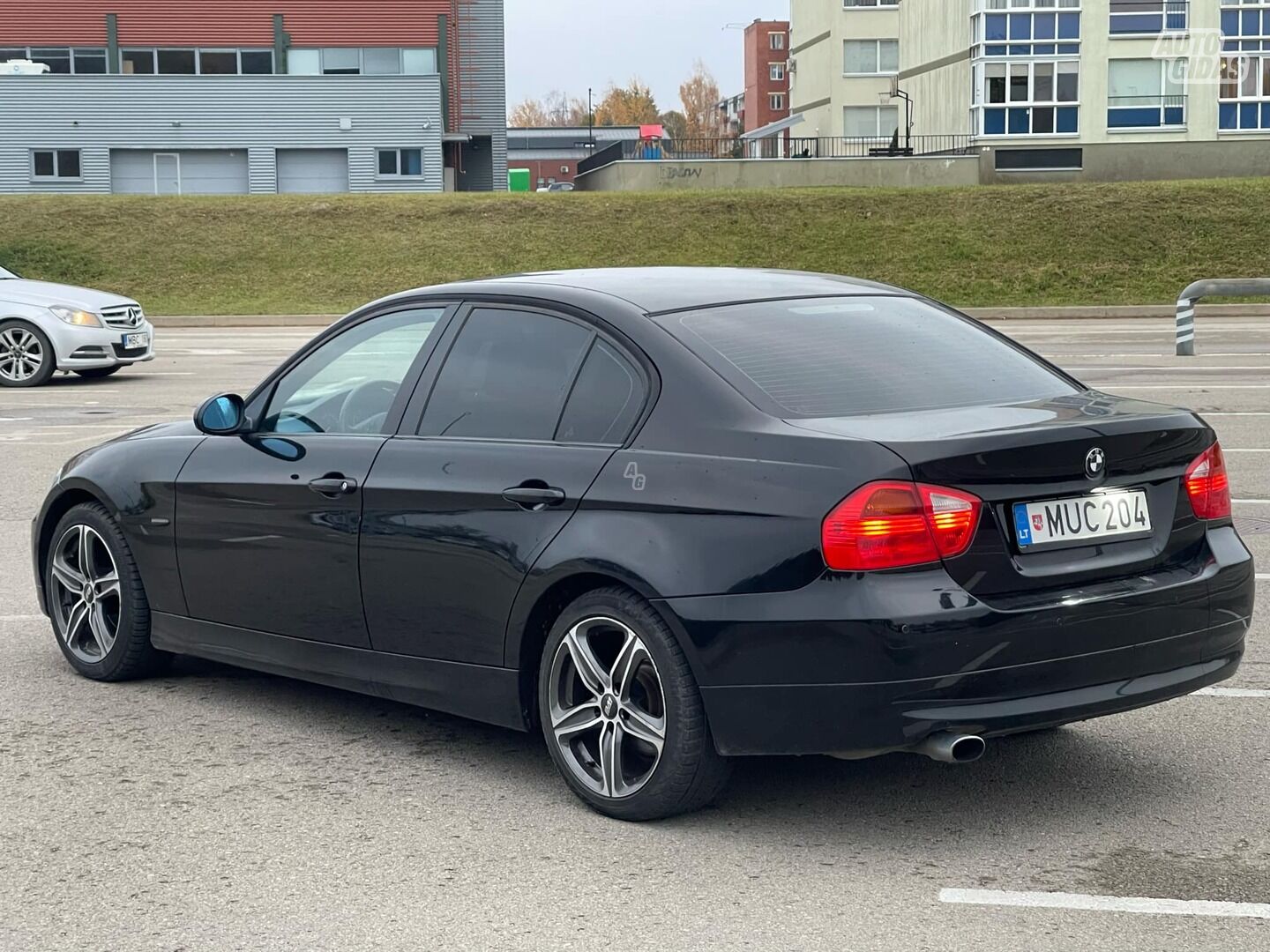 Bmw 320 E90 2007 г