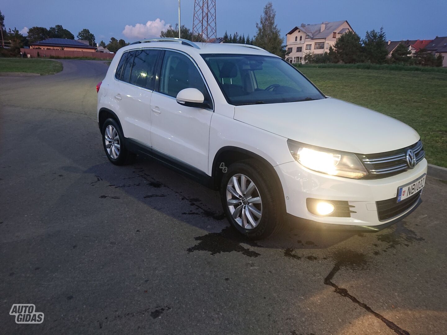 Volkswagen Tiguan 2013 г Внедорожник / Кроссовер