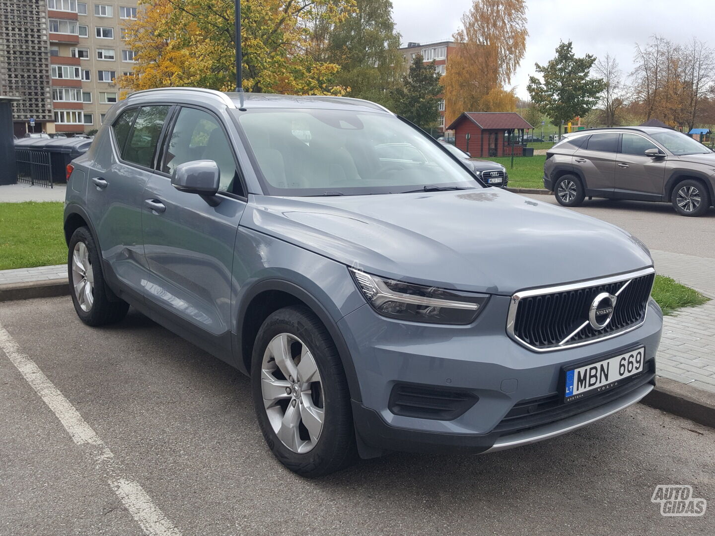 Volvo XC40 2019 y Off-road / Crossover