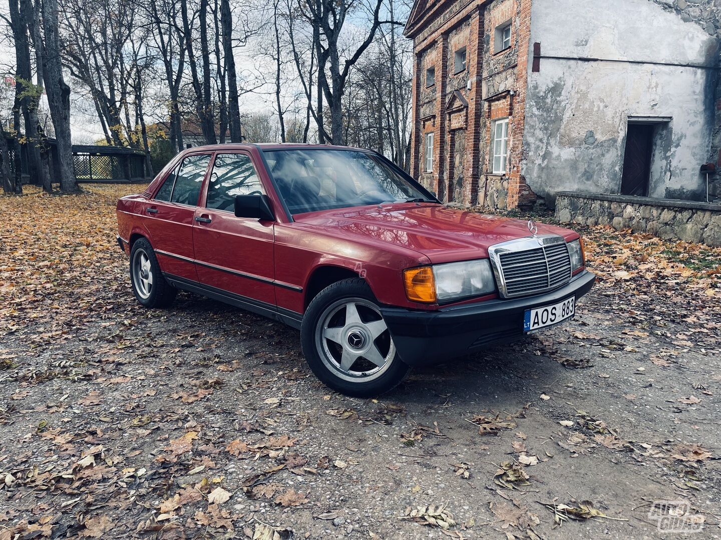 Mercedes-Benz 190 1987 y Sedan