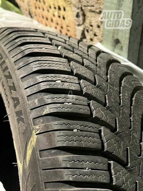 Bridgestone BLIZZAK R16 зимние шины для автомобилей