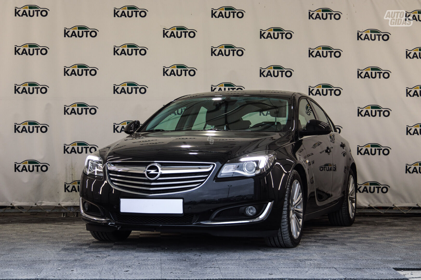 Opel Insignia 2013 y Sedan