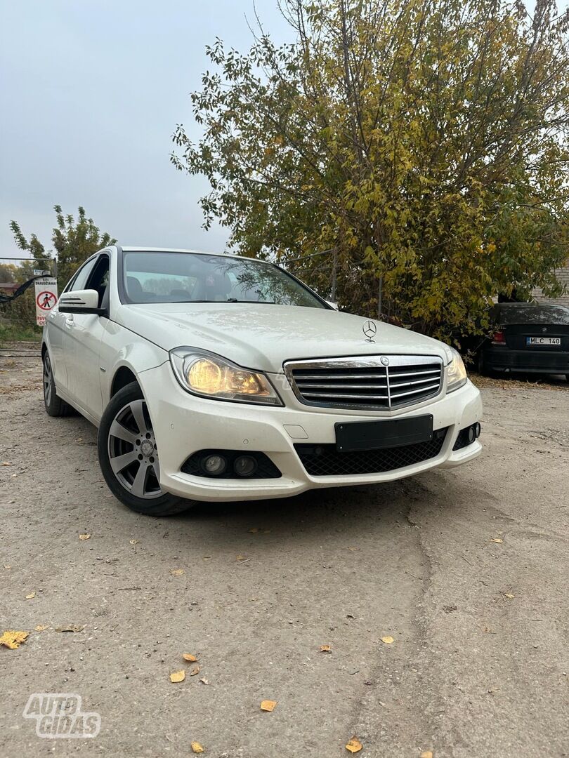 Mercedes-Benz C 220 W204 2011 г запчясти