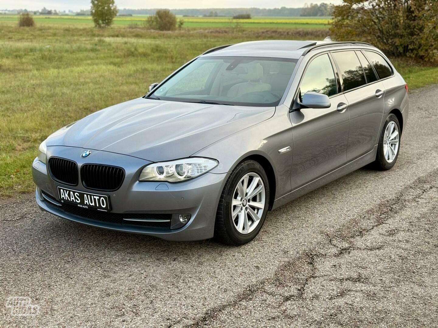 Bmw 520 F11 2010 г