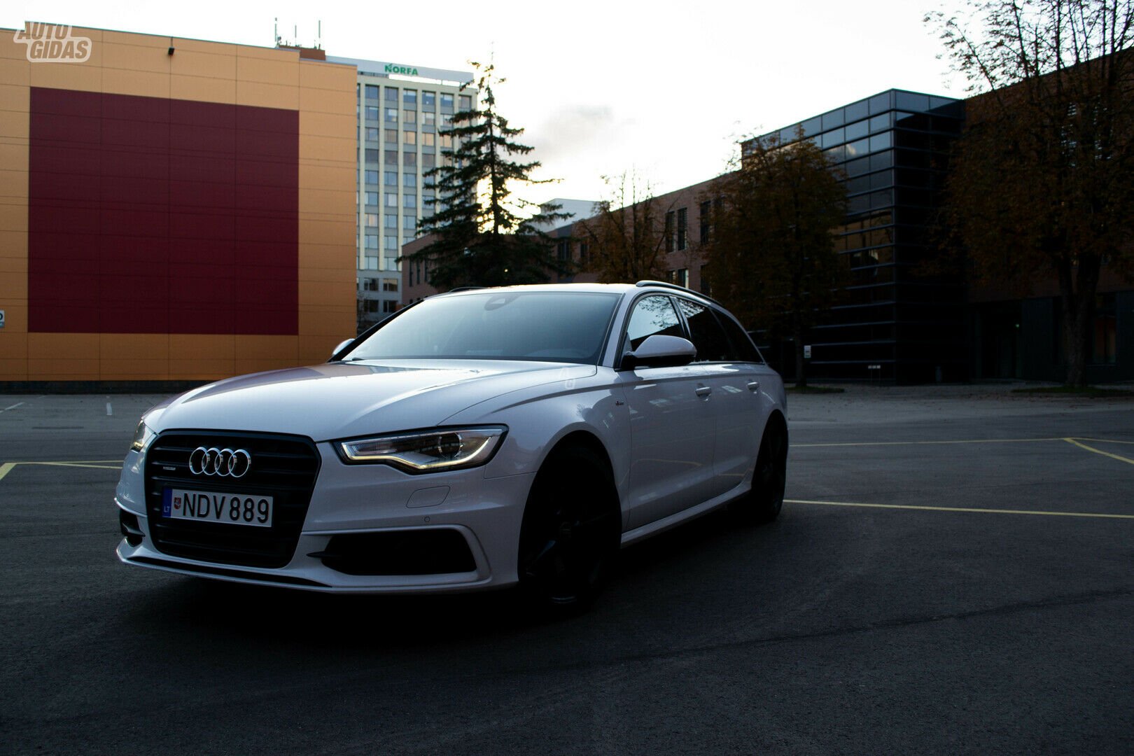 Audi A6 2013 m Universalas