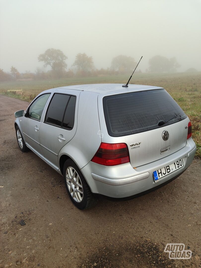 Volkswagen Golf 2003 г Хэтчбек