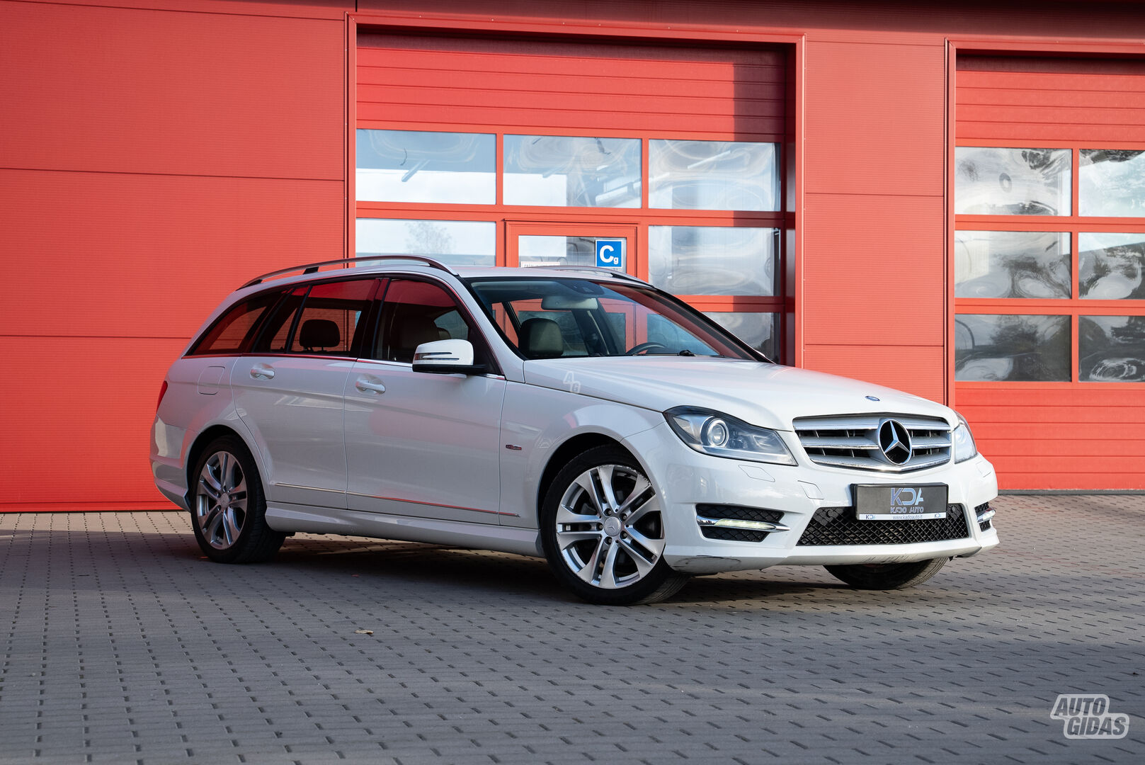 Mercedes-Benz C 220 2011 m Universalas