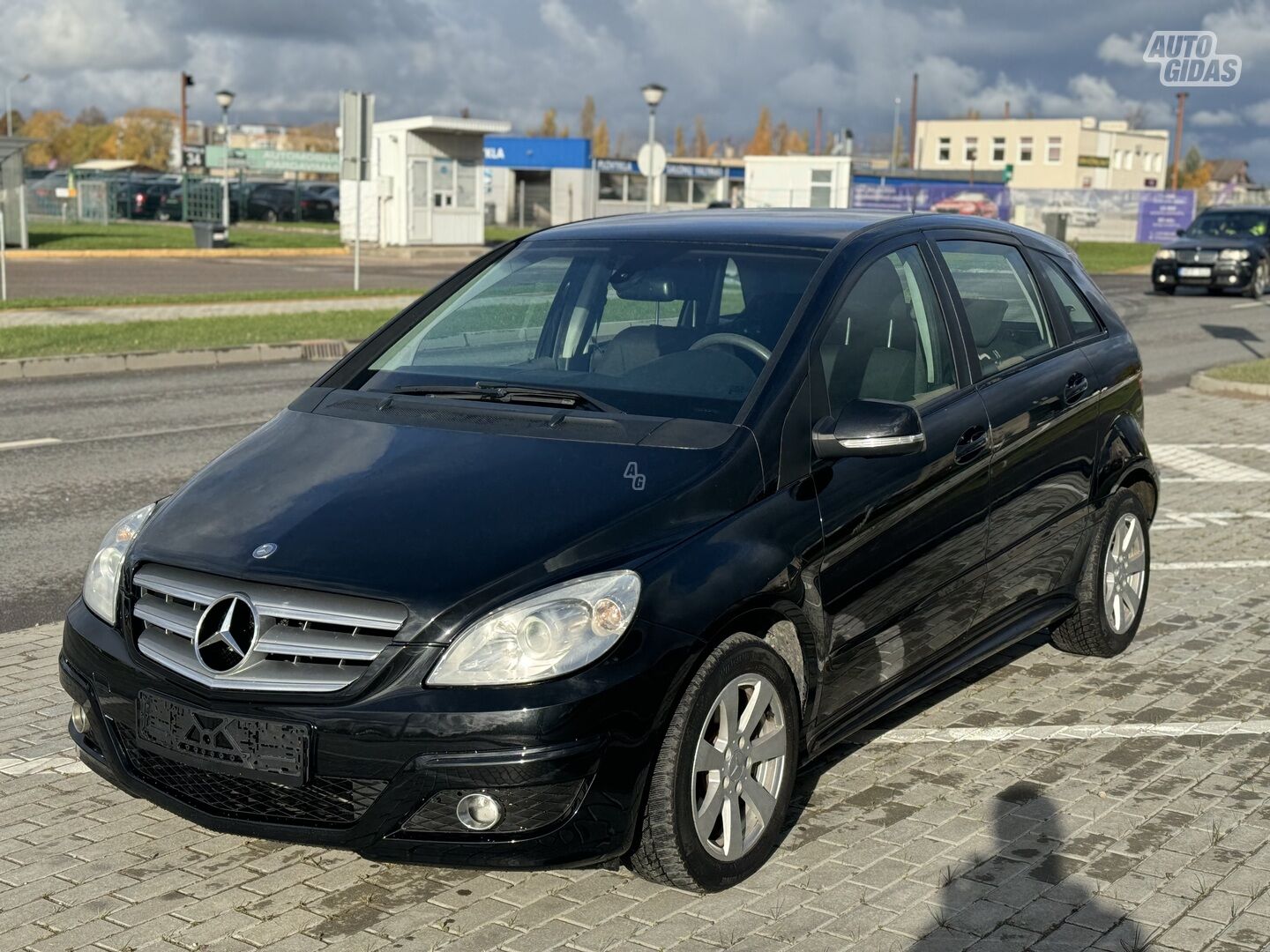 Mercedes-Benz B 180 2010 y Van