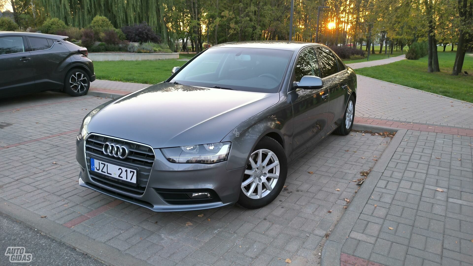 Audi A4 B8 2012 y