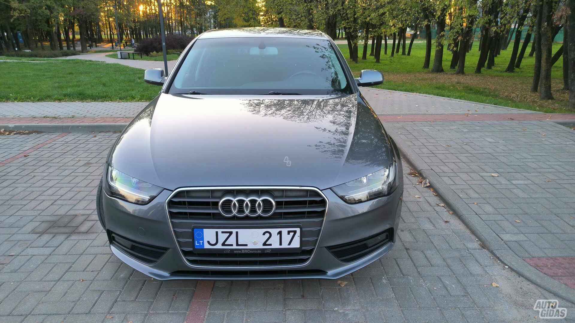 Audi A4 B8 2012 y