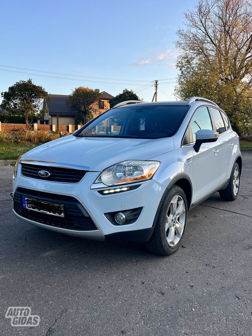 Ford Kuga 2009 y Off-road / Crossover