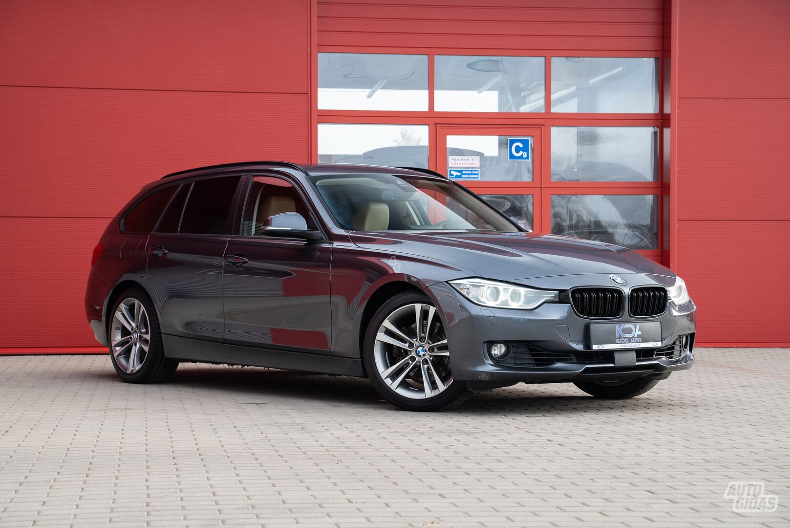 Bmw 330 F31 2014 m