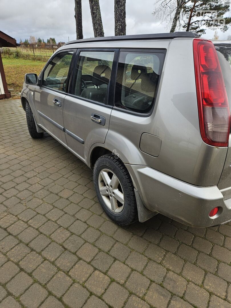 Nissan X-Trail 2004 y Off-road / Crossover